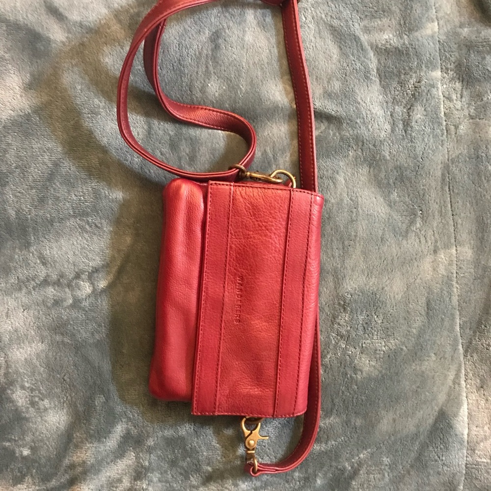 THE SIENA CROSSBODY CLUTCH